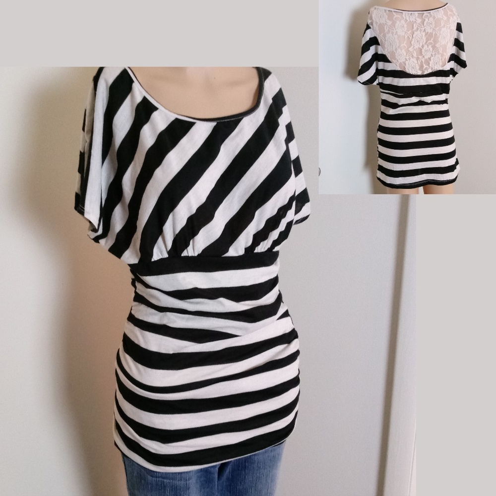 No Boundaries Lace Back Blouse Size 7/9